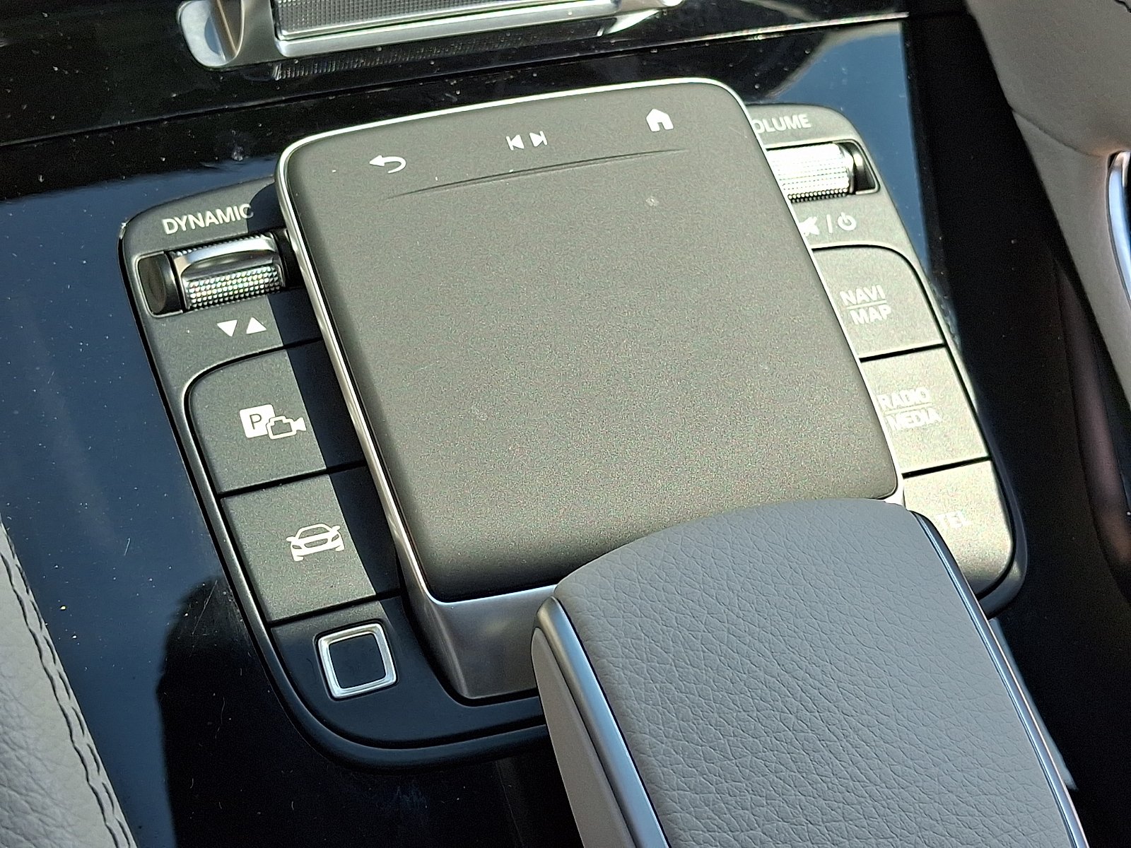 Certified Used 2026 Black - 040 Mercedes-Benz 4MATIC® image 25