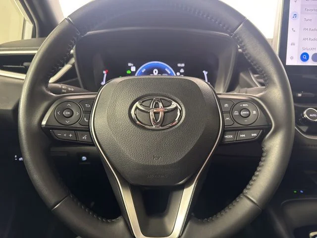 Used 2025 Pearl Toyota SE image 18