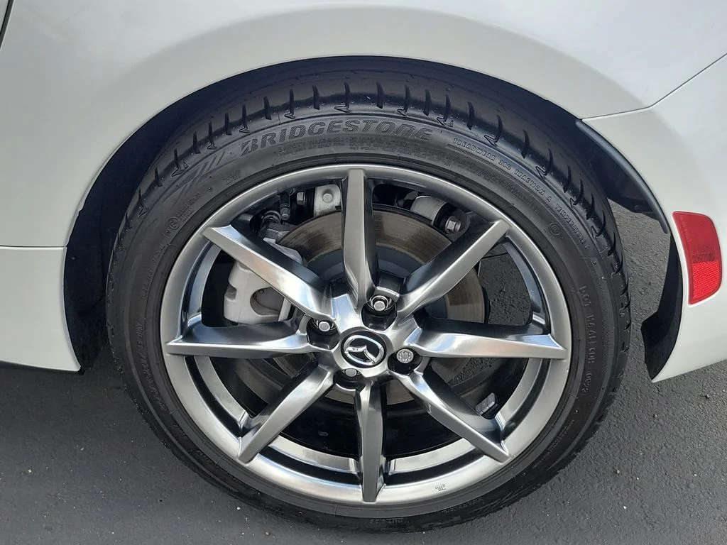 Certified Used 2023 Snowflake White Pearl Mazda Grand Touring image 25