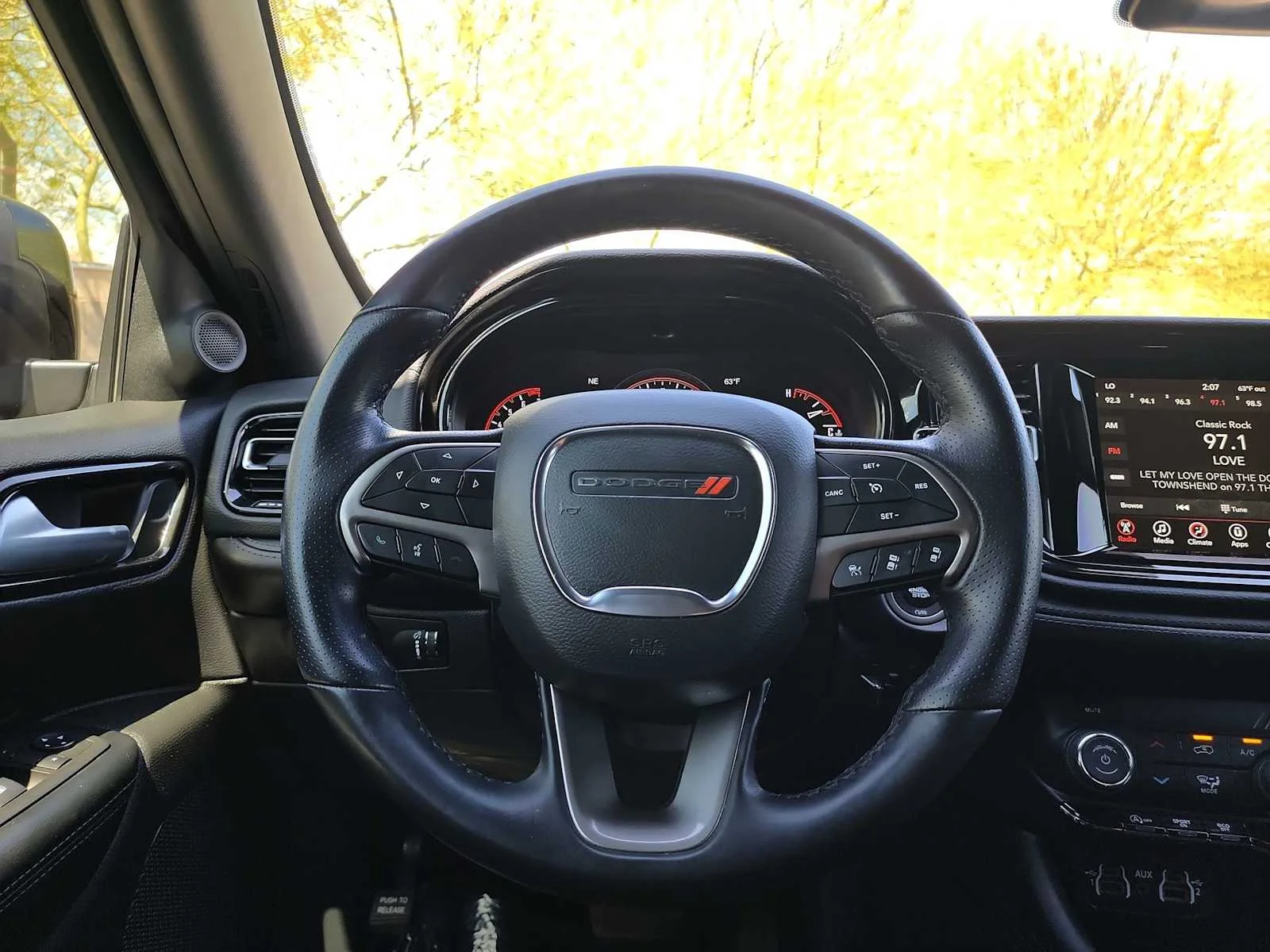 Used 2023 DB Black Clearcoat Dodge SXT Launch Edition image 19