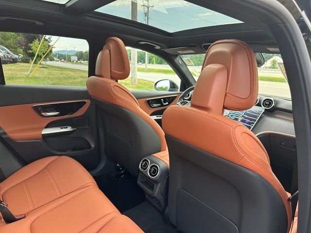 New 2026 Black Mercedes-Benz GLC 300 image 18