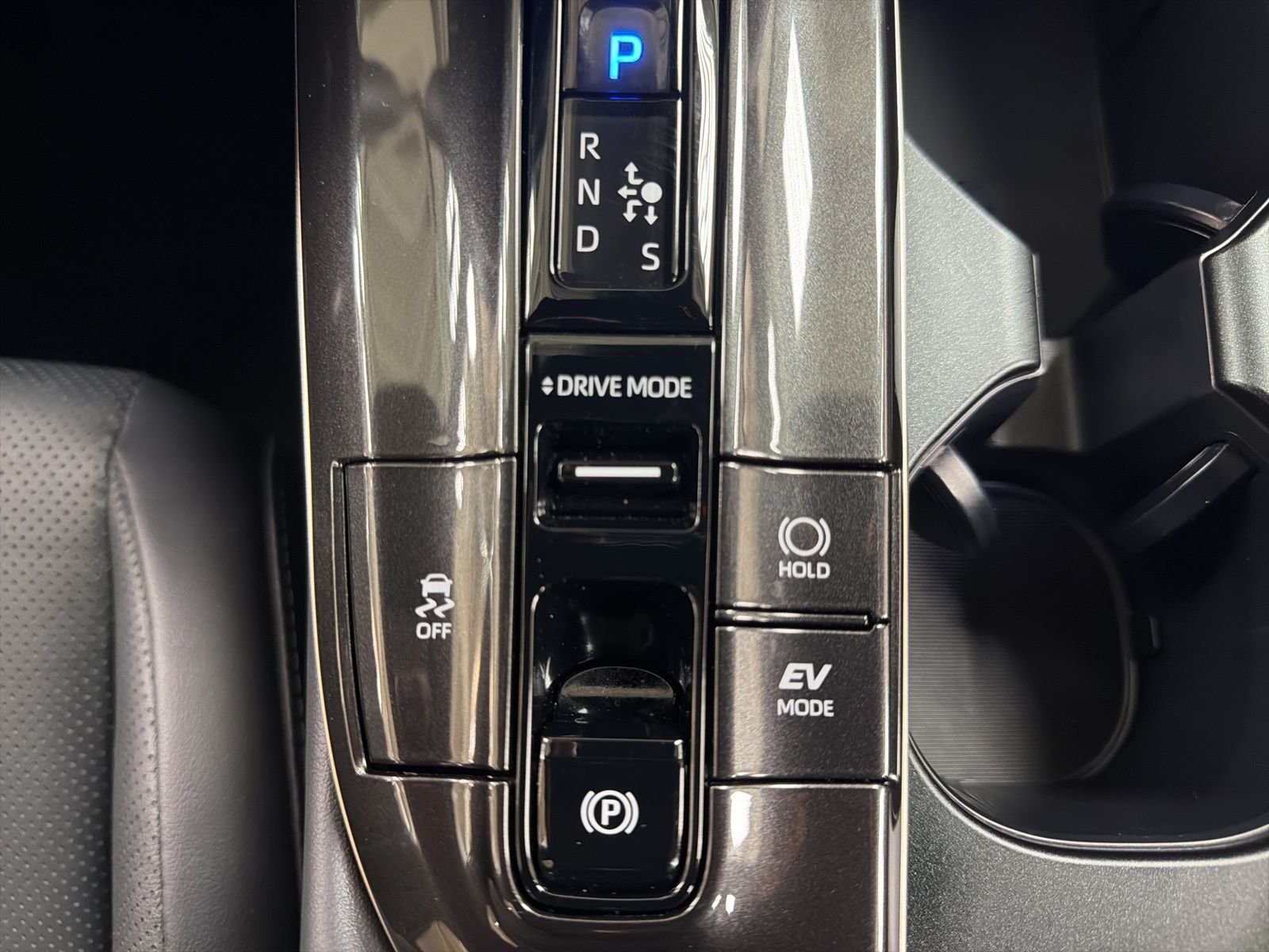 Used 2025 Black Toyota XLE image 24