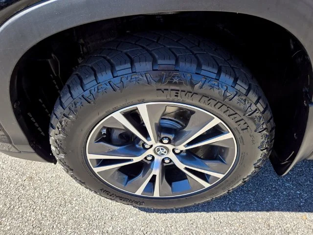 Used 2019 Black Toyota LE Plus image 25