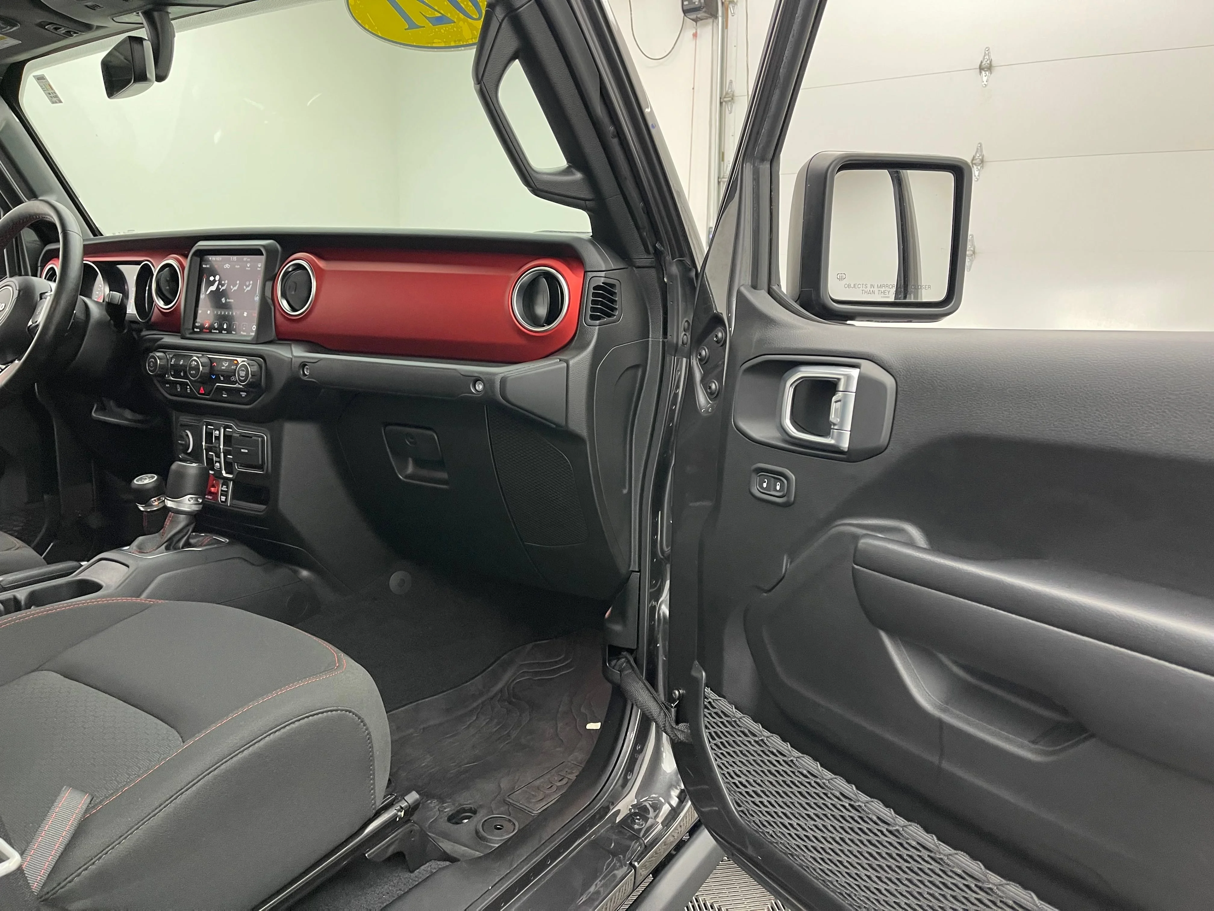 Used 2021  Jeep Rubicon image 30