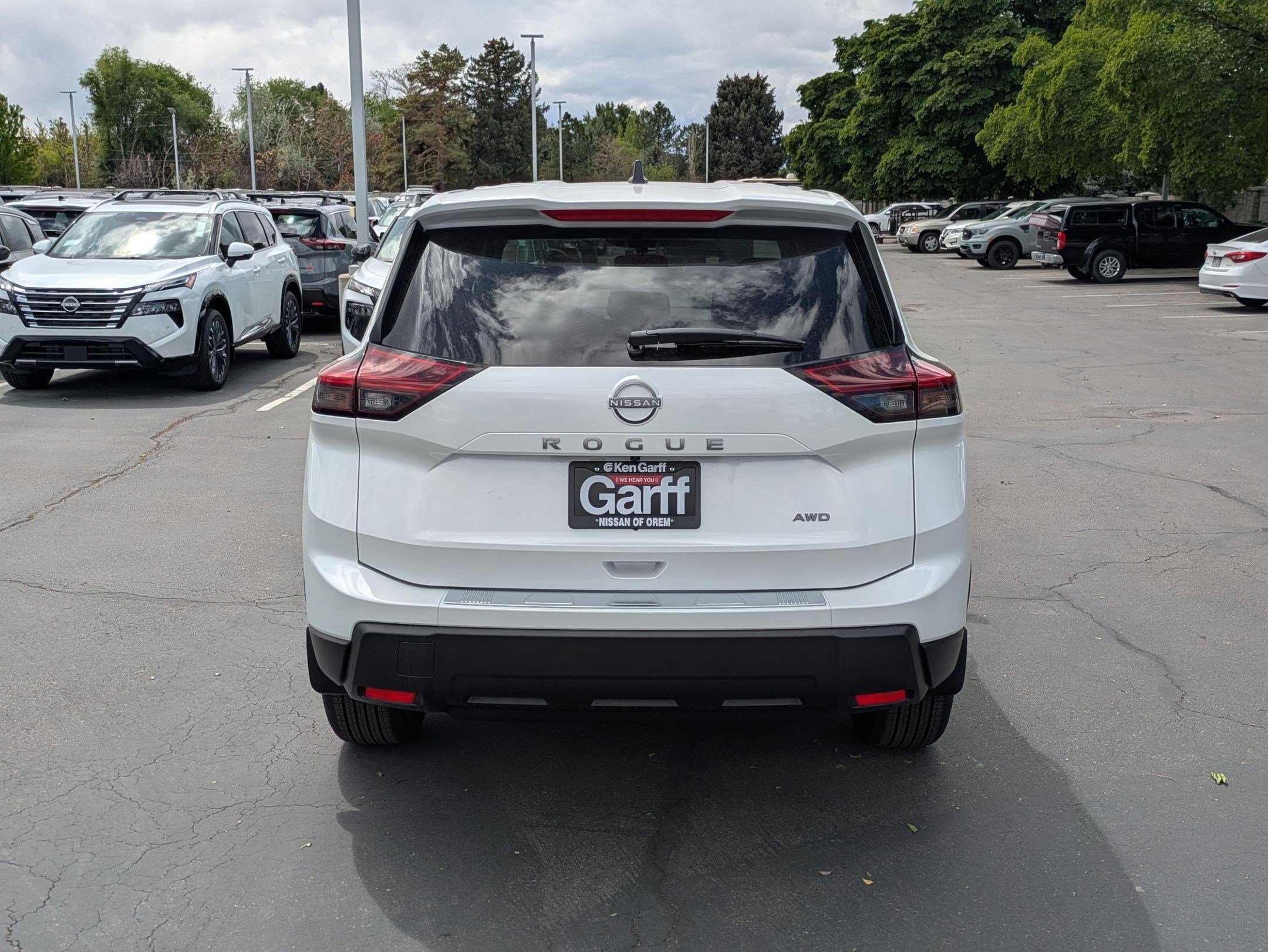 New 2026 Everest White Pearl TriCoat Nissan SV image 4
