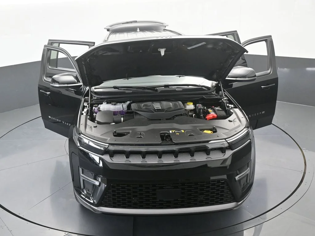 New 2026 High Gloss Black Exterior Paint Jeep Limited Altitude image 70