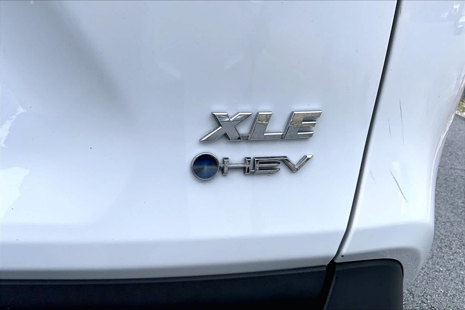 Certified Used 2025 Ice Cap Toyota Hybrid XLE image 10