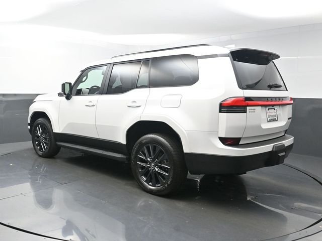 Used 2024 White Lexus 550 Premium image 5