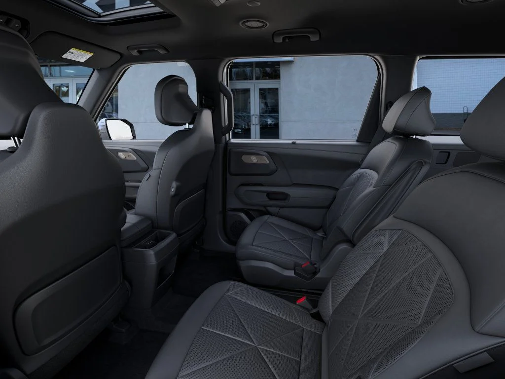 New 2027 Glacial White Pearl Kia EX image 18