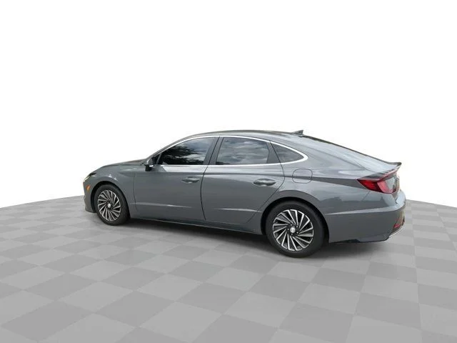 Used 2023 Gray Hyundai SEL image 6