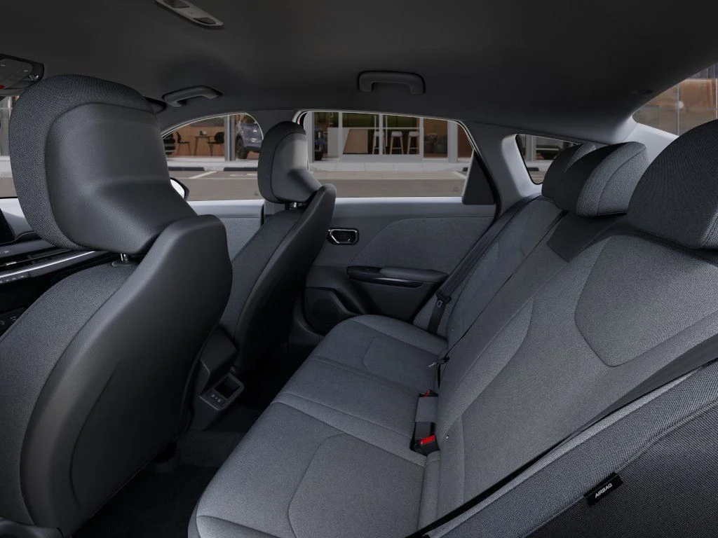 2025 Kia K4 LXS - Photo 36