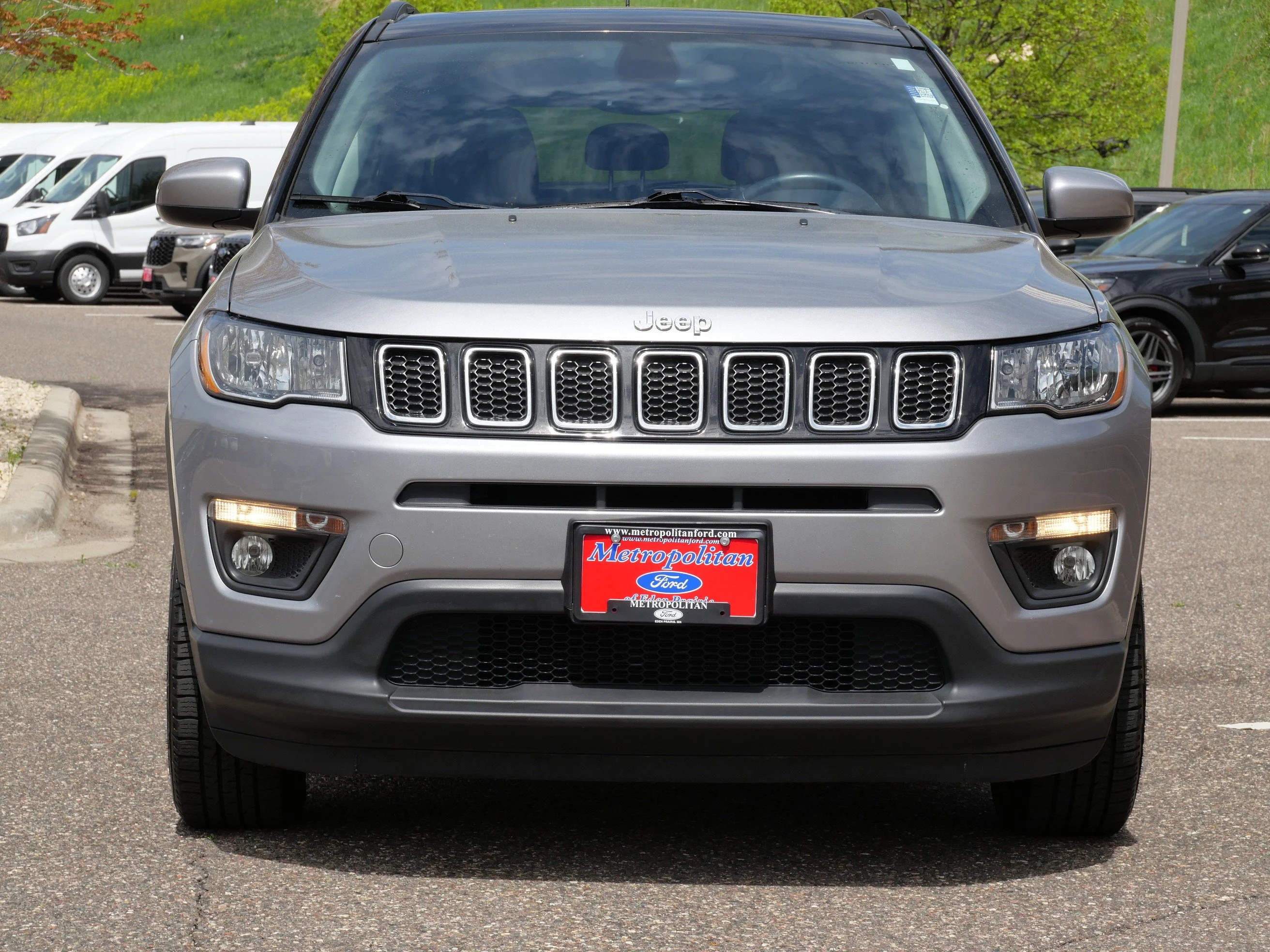 Used 2018 Jeep Compass Latitude with VIN 3C4NJDBB4JT178233 for sale in Eden Prairie, Minnesota