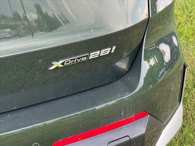 Used 2024 Green BMW xDrive28i image 13