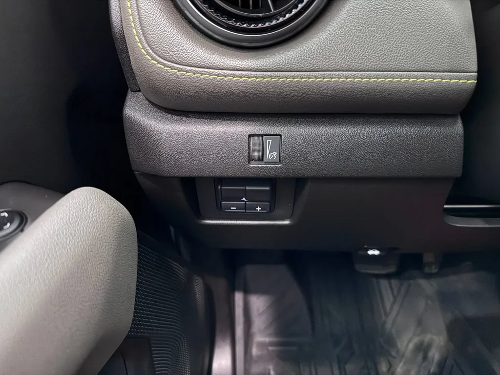 2025 Chevrolet Colorado ZR2 - Photo 26
