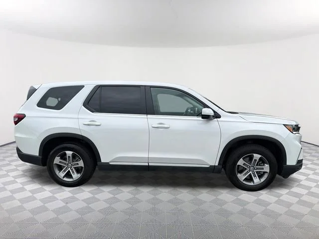 Used 2025 White Honda EX-L image 4