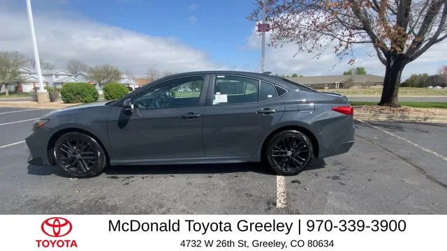 2025 Toyota Camry SE - Photo 5