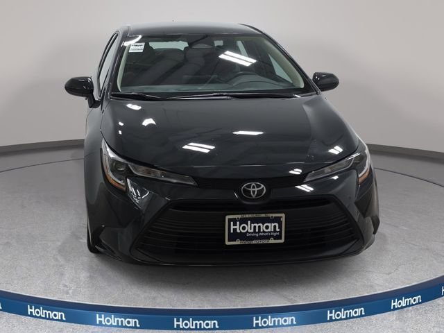 Certified Used 2024  Toyota LE image 2