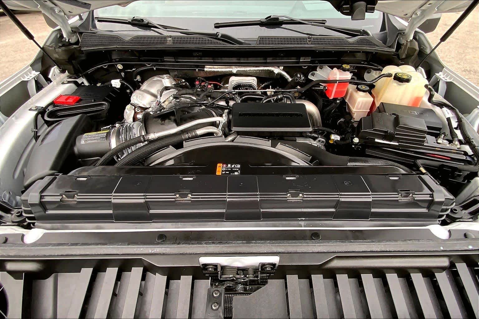 Used 2024 White Frost Tricoat GMC Denali Ultimate image 32
