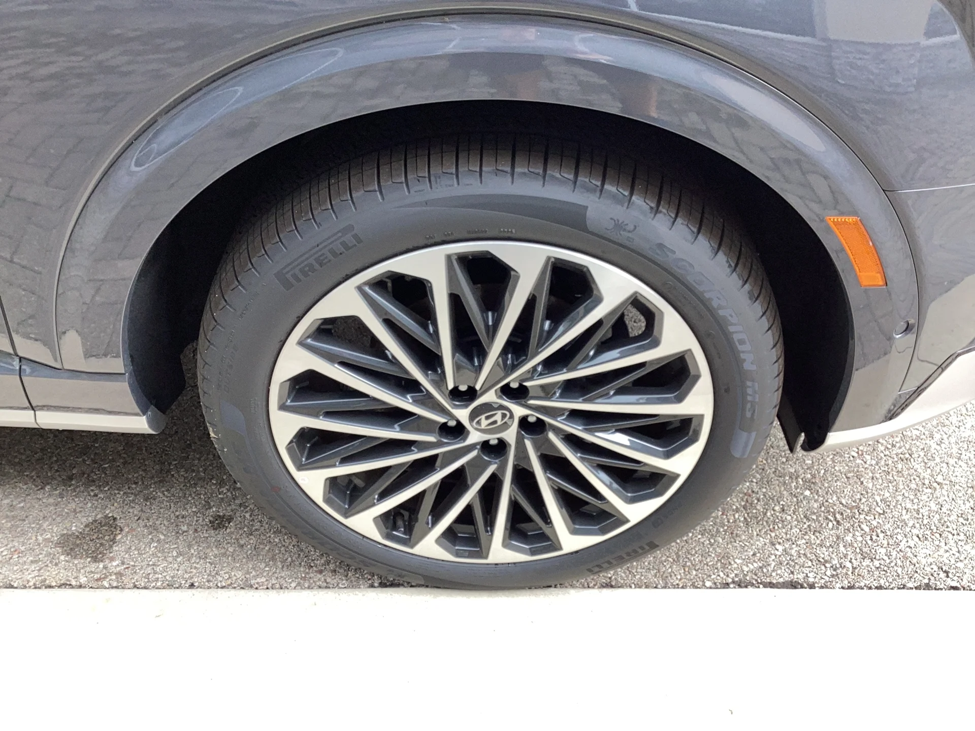 New 2026 Ecotronic Gray Metallic Hyundai Calligraphy image 6