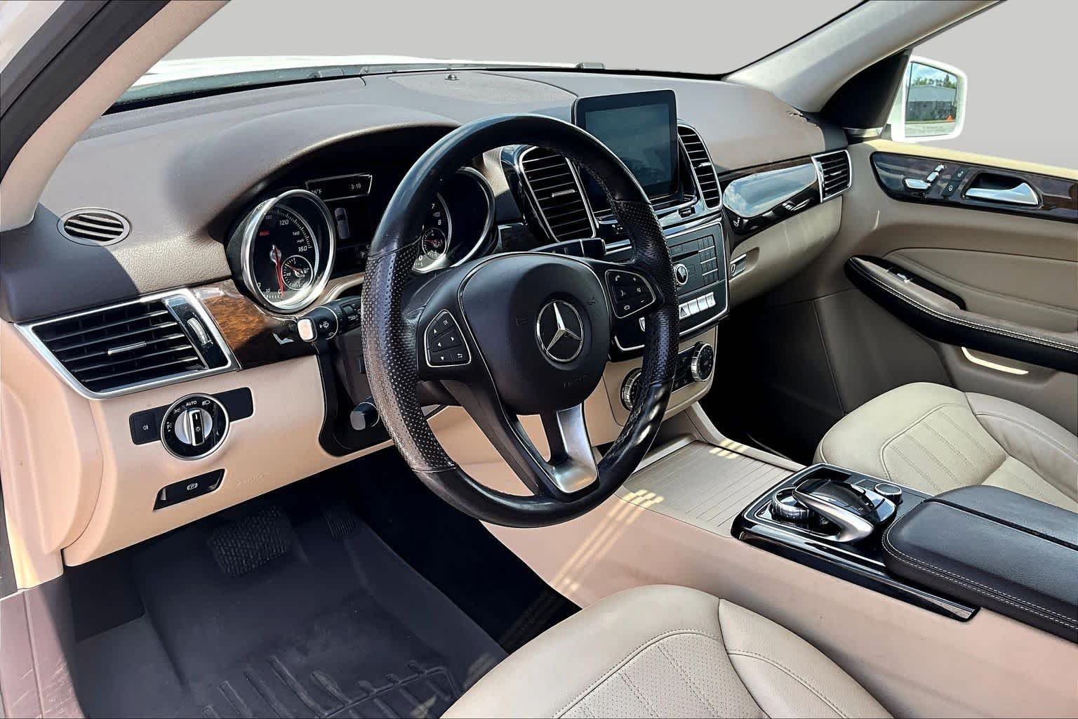 Used 2017 Polar White Mercedes-Benz GLE 350 image 18
