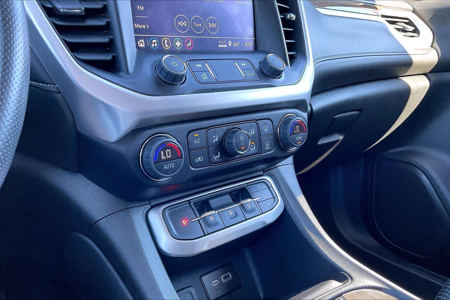2023 GMC Acadia SLE - Photo 33