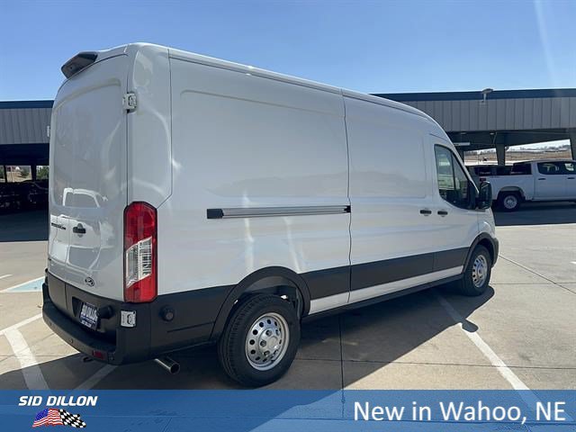 New 2026 Oxford White Ford T-250 148 Med Rf 9150 GVWR AWD image 5