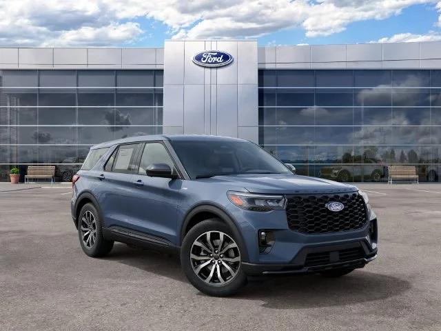 New 2027 Vapor Blue Ford ST-Line image 4