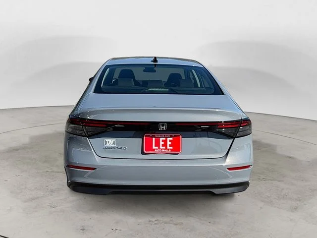 New 2026 Urban Gray Pearl Honda SE image 5