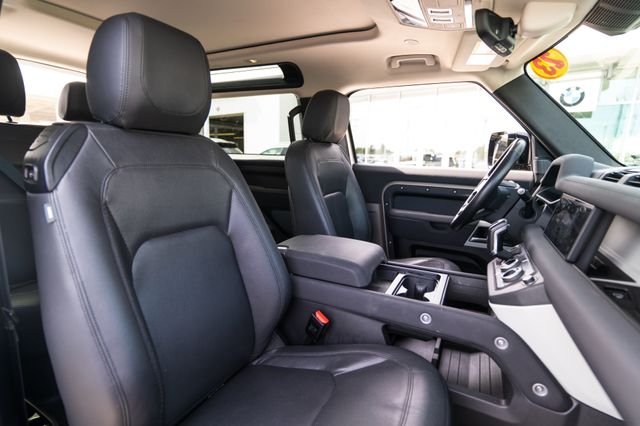 Used 2023 Silver Land Rover S image 16