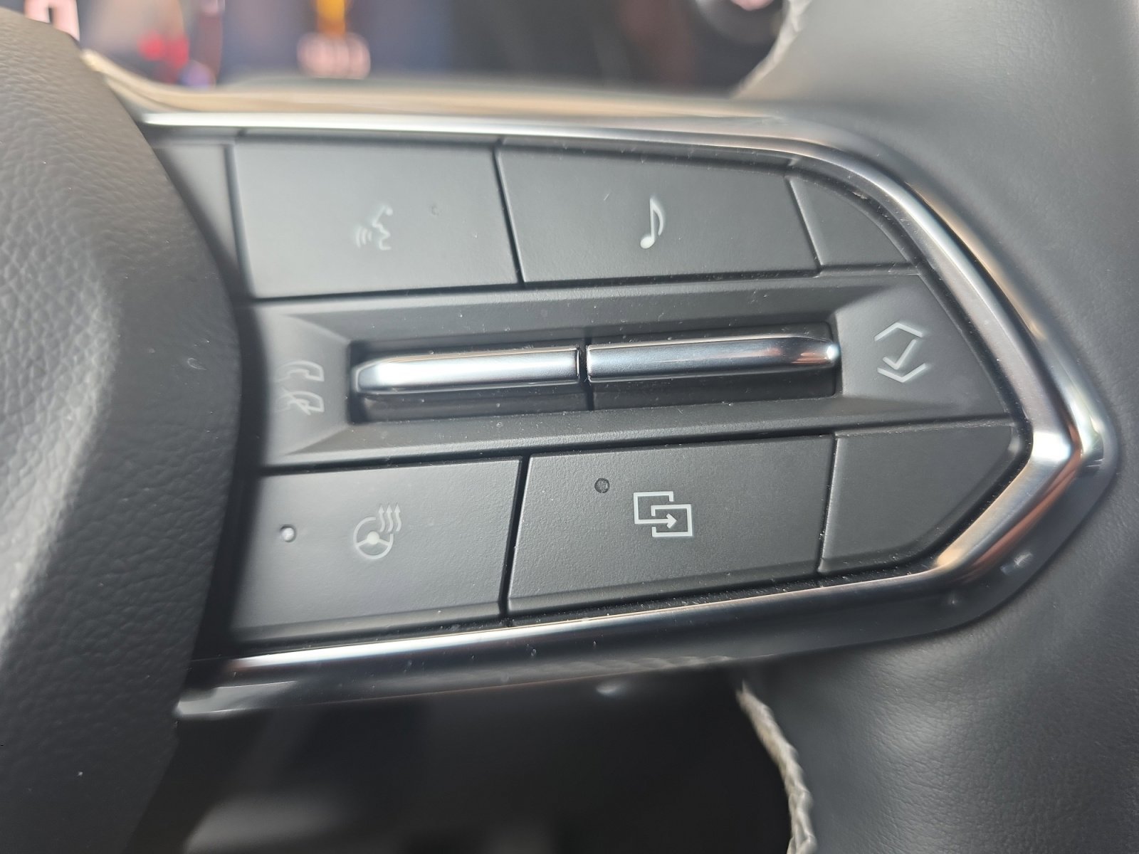 Used 2026 Mosaic Black Metallic Chevrolet FWD LT image 23