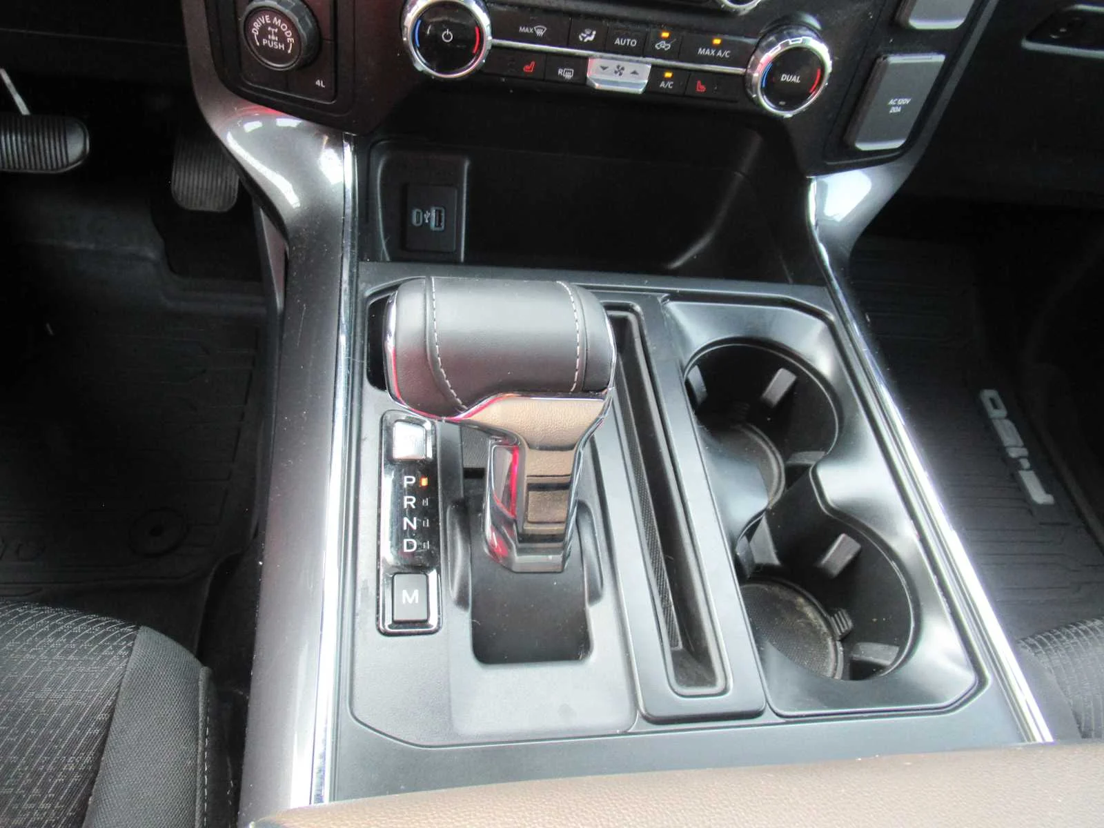 Used 2023 Carbonized Gray Ford XLT image 24