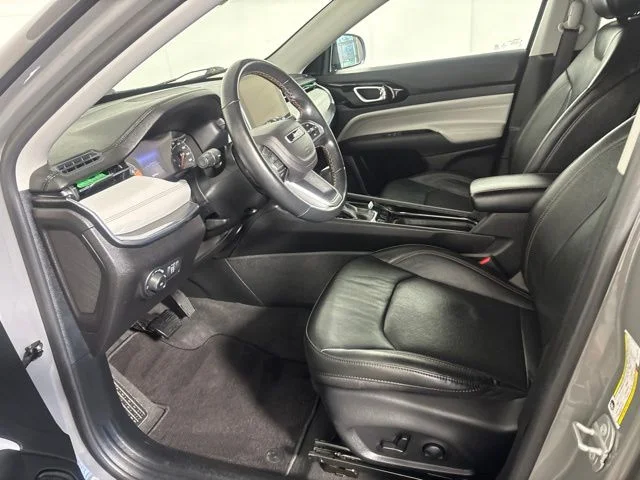 Used 2022 Gray Jeep Limited image 15