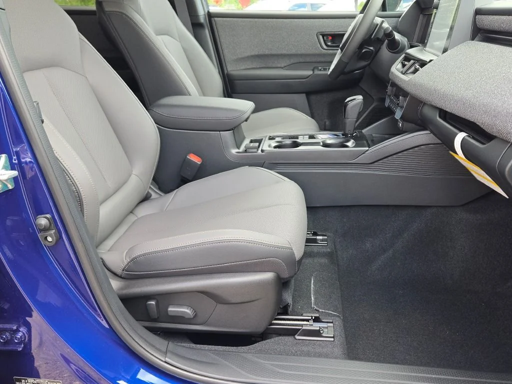 New 2026 SAPPHIRE BLUE PEARL Subaru Limited image 6