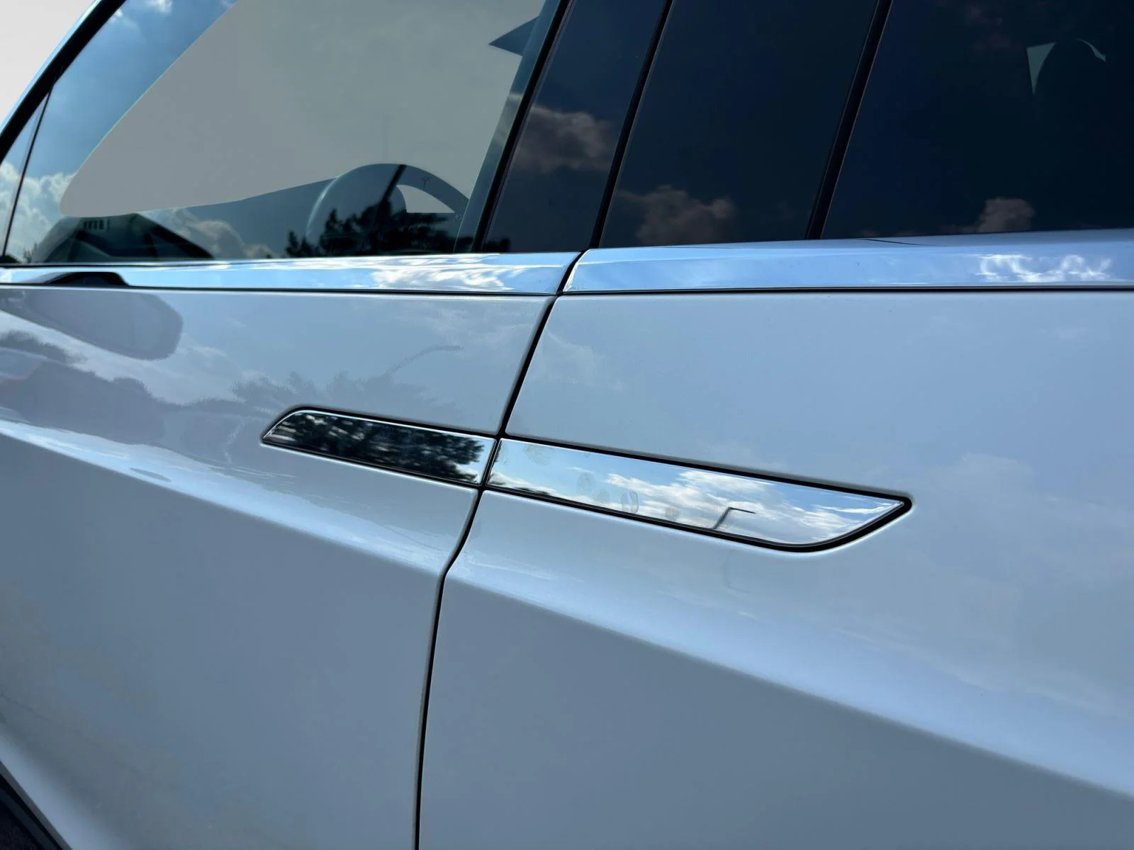 Used 2018 Pearl White Multi-Coat Tesla 75D image 49