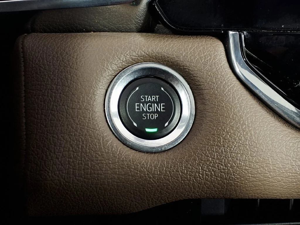 Used 2025 Sterling Metallic GMC Denali image 16