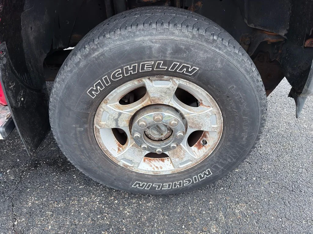 Used 2010  Ford XL image 19