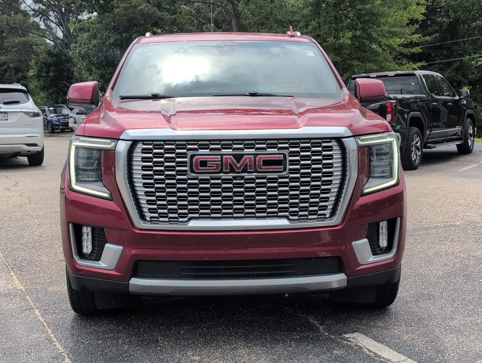 Used 2021 CAYENNE RED TINTCOAT GMC Denali image 9