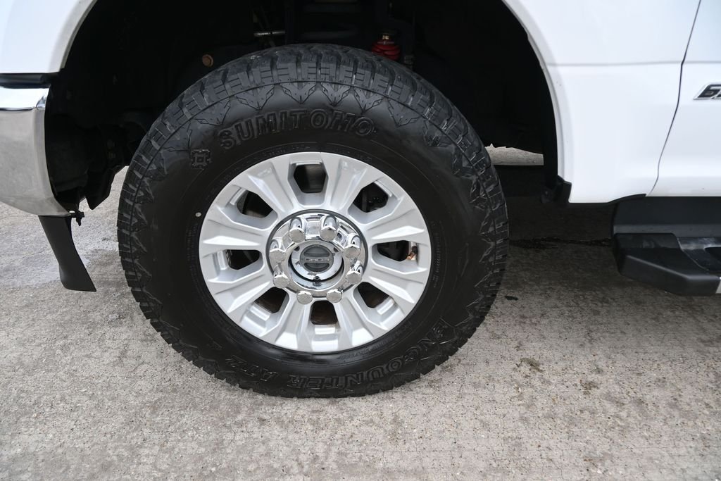 Used 2021 White Ford XL image 19