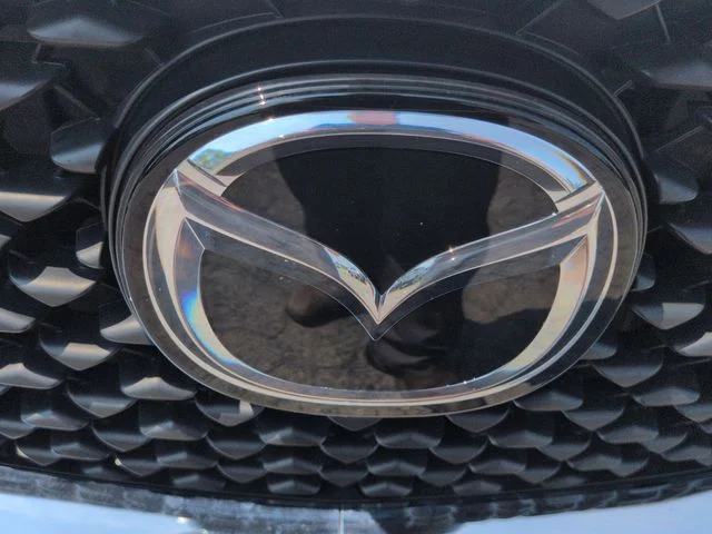Used 2023 White Mazda 2.5 S image 31