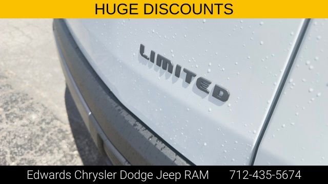 New 2026 Bright White Clear-Coat Exterior Paint Jeep Limited image 12