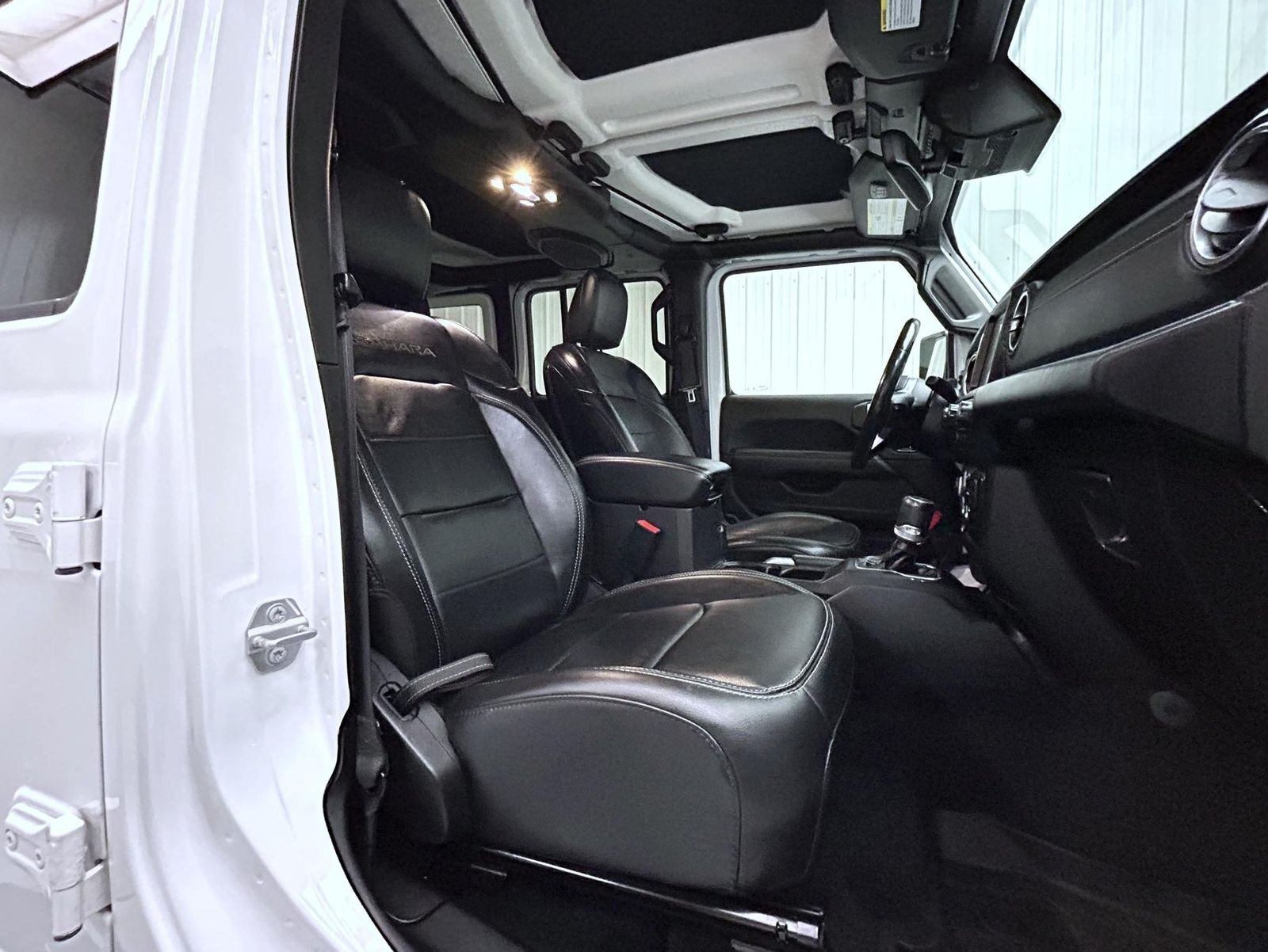 Used 2019 White Jeep Unlimited Sahara image 15