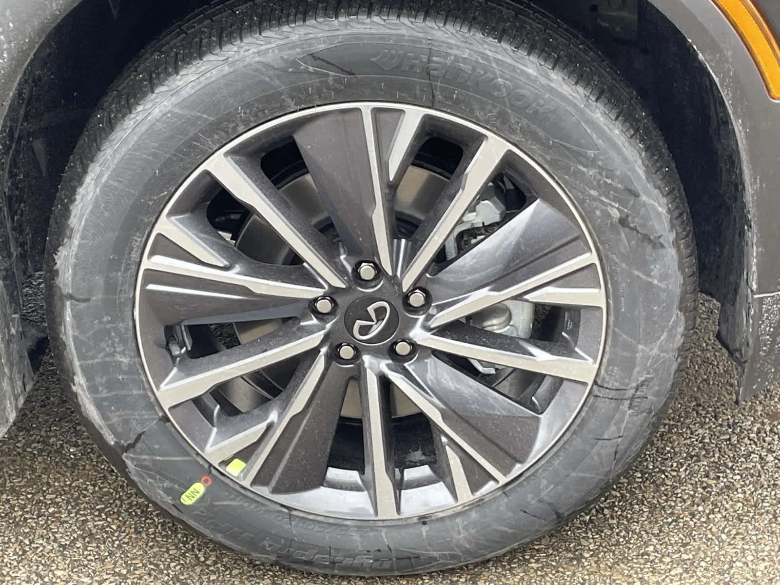 New 2026 Mineral Black INFINITI LUXE image 13