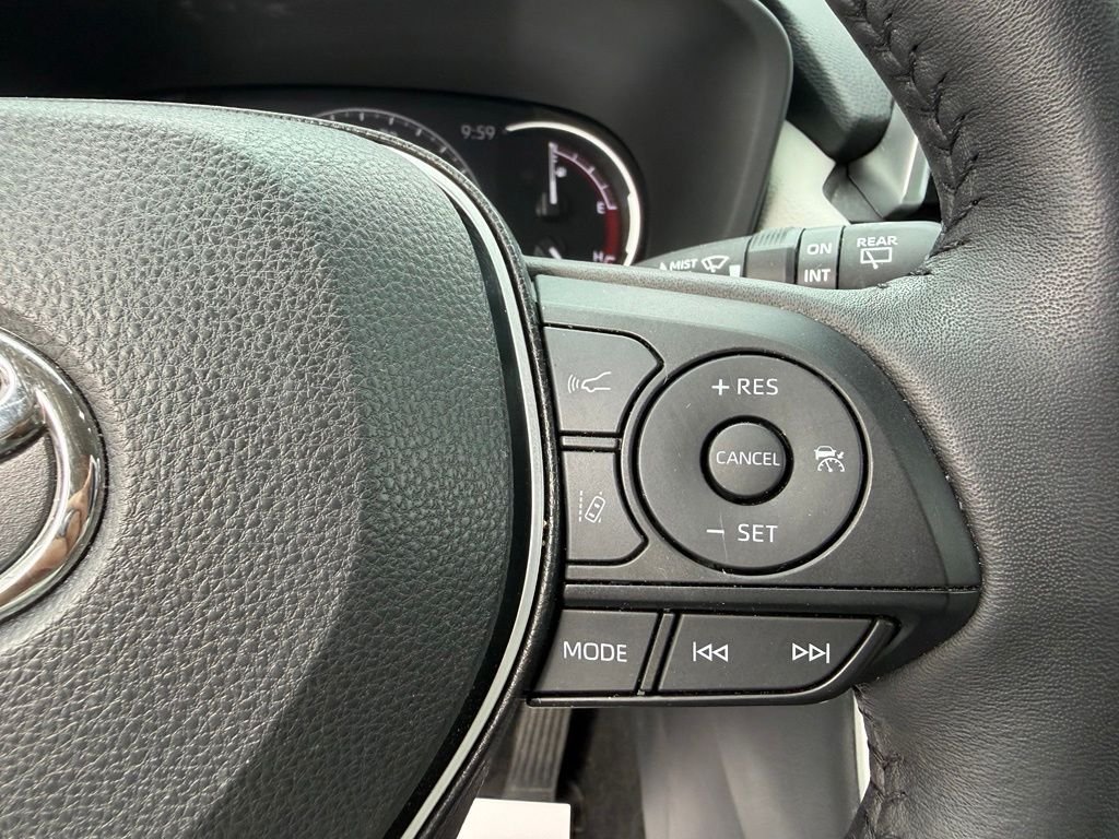 Used 2025 Beige Toyota XLE Premium image 20