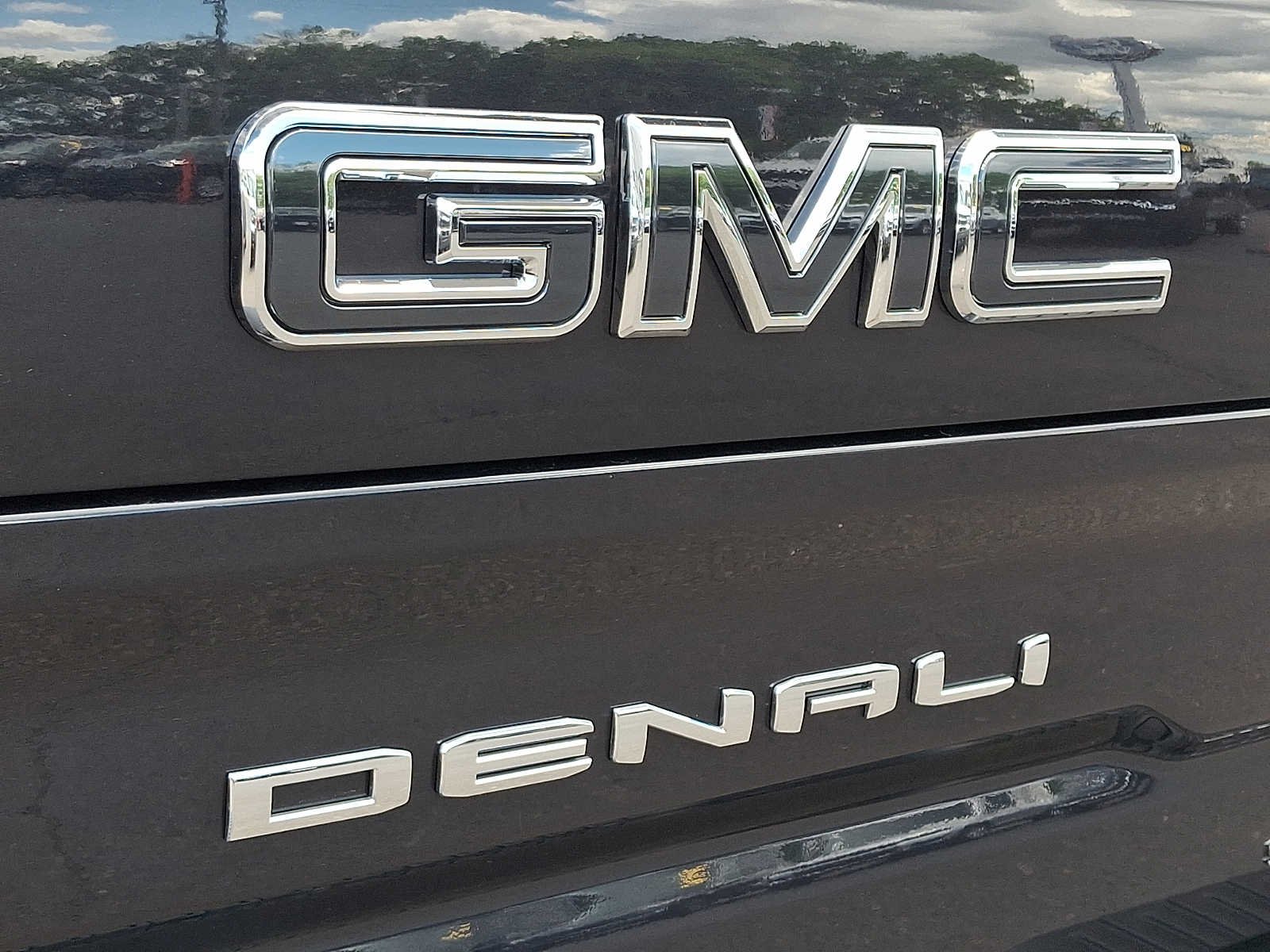 Used 2026 Titanium Rush Metallic GMC Denali Ultimate image 31
