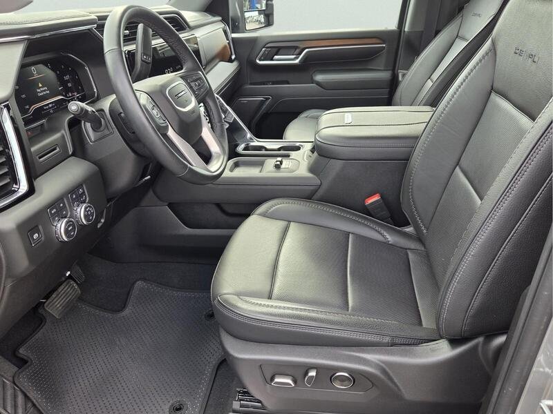 Used 2025 Sterling Metallic GMC 4WD CREW CAB 159" DENALI image 11