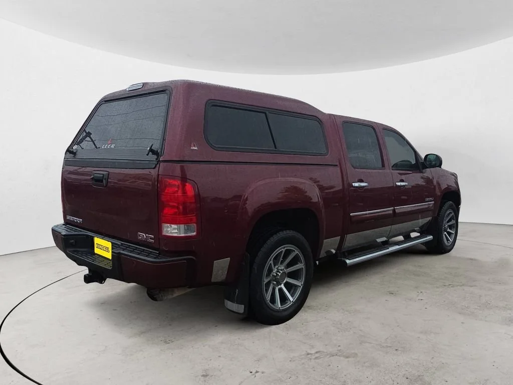 Used 2013 Red GMC Denali image 5