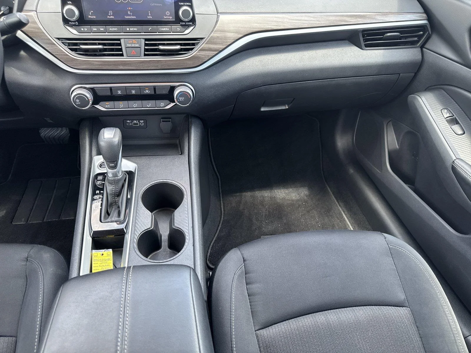 Used 2025 Glacier White Nissan SV image 16