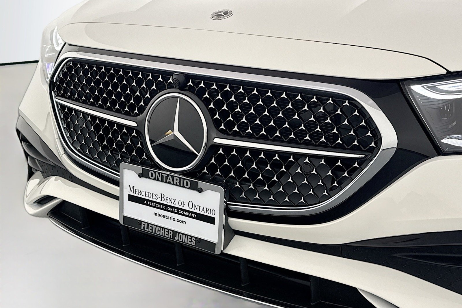 New 2026 Polar White Mercedes-Benz E 350 RWD Sedan image 12