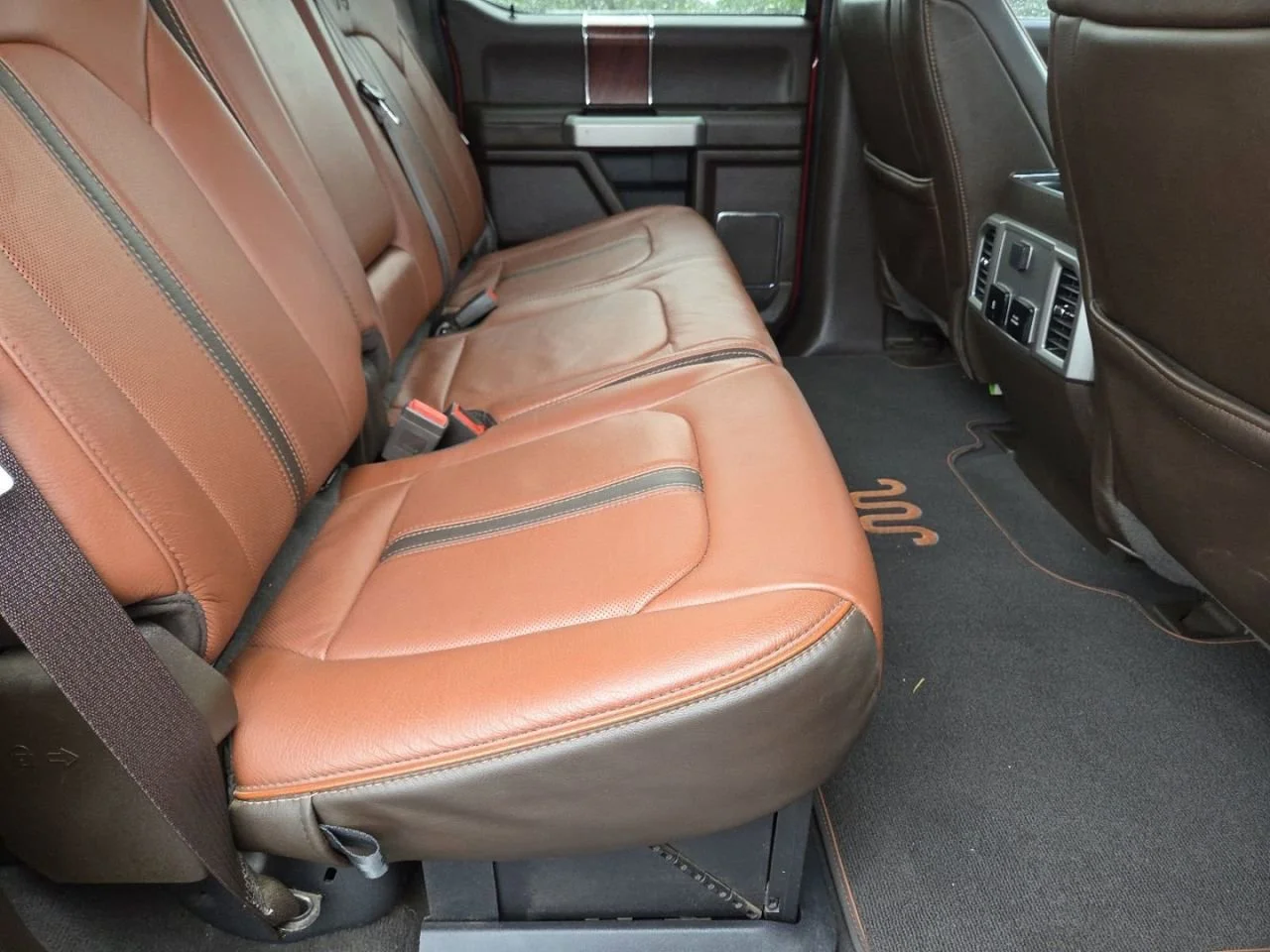 Used 2022  Ford XL image 27