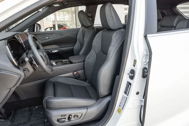 New 2026 Eminent White Pearl Lexus LUXURY image 7